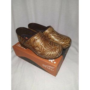 Dansko Chesnut Groove brown Slip On Nursing Shoes